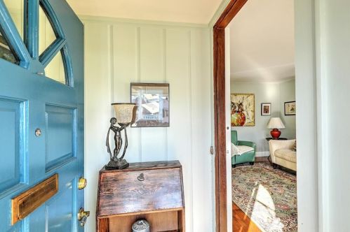 91 Mink Rd, Providence, RI 02908-1212