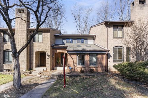 5705 Waters Edge Landing Ct, Springfield, VA 22015-2611