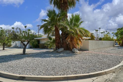214 Airlane Dr, Palm Springs, CA 92262-6969