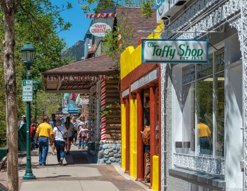 2041 Fish Creek Rd, Estes Park CO 80517-6925 exterior