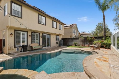 8721 Heatherwood Rd, Anaheim CA  92808-1690 exterior