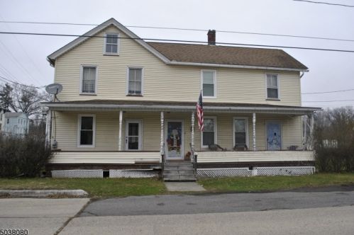 9 Columbia St, Columbia, NJ 07832-2338