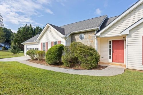 113 Palm Lake Dr, Holly Springs, GA 30115-9313
