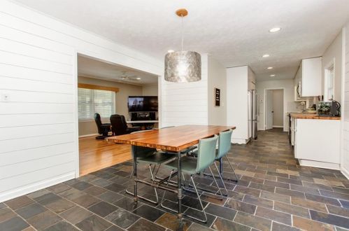 6889 Lockridge Dr, Atlanta GA  30360-1514 exterior