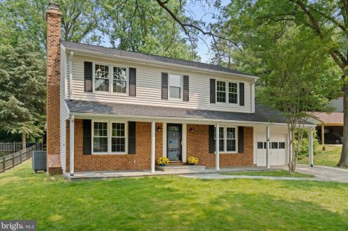 5637 Fort Corloran Dr, Springfield VA  22015-2114 exterior