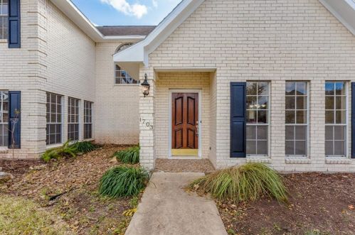 1703 Plantation Dr, Richmond TX  77406-1321 exterior