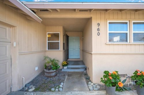 960 Catalina Ave, Seal Beach, CA 90740-5852