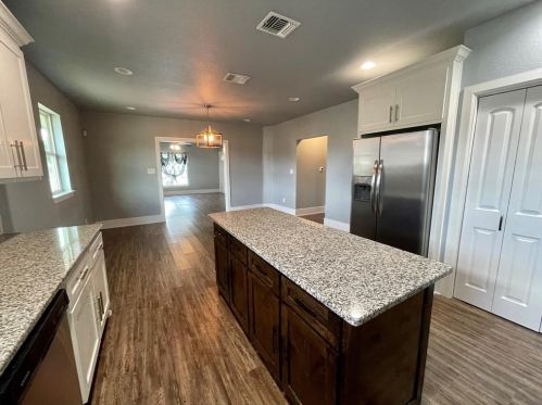 1300 Elmwood Ave, Fort Worth TX  76104-5735 exterior