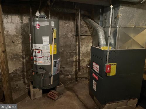 1018 3rd St, Camden, NJ 08102-2604