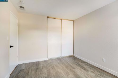 5209 Jomar Dr, Concord CA  94521-2341 exterior