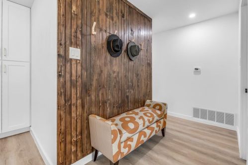 8408 Cayuga Dr, Austin TX 78749-3972 exterior