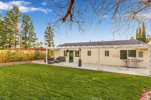 2647 Angela St, Simi Valley CA  93065-2605 exterior