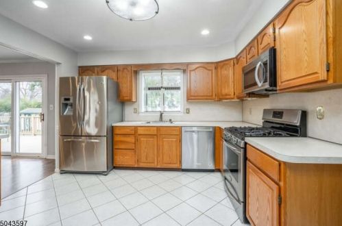 25 Sabrina Dr, Trenton, NJ 08628-1538