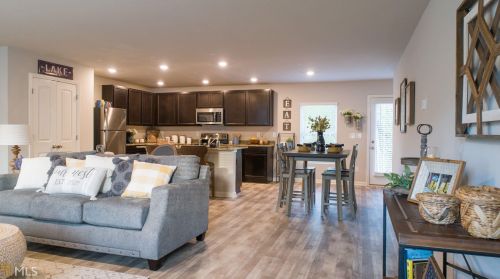 393 Toronto Cir, Hampton, GA