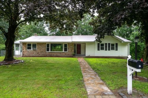 17 Upland Dr, Killingly, CT 06239-2131