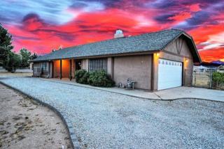9002 Cottonwood Ave, Hesperia, CA 92345-3752