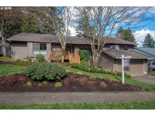 9967 Coquille Dr, Tualatin, OR 97062-9530