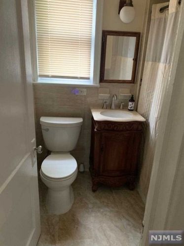 69 Hillcrest Rd, Maplewood NJ  07040-1630 exterior