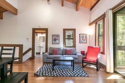 3069 Silver Strike, Truckee CA  96161-4207 exterior