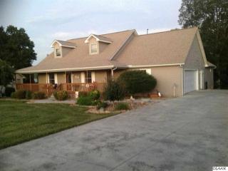 952 Holly Oaks Ln, Dandridge, TN 37725-5343