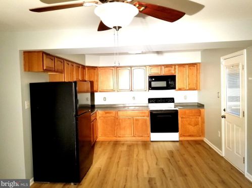 14361 Springbrook Ct, Woodbridge, VA 22193-3401