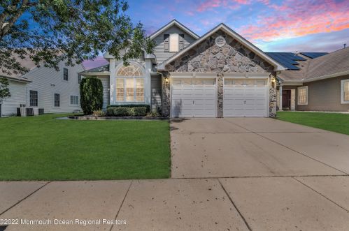 50 Pebble Beach Blvd, Jackson Twp, NJ 08527-4054