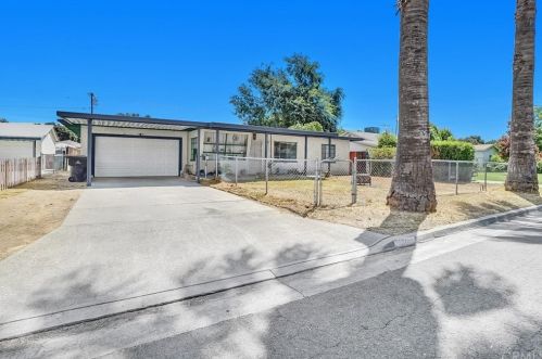 4245 Madrona Rd, Riverside CA  92504-2812 exterior