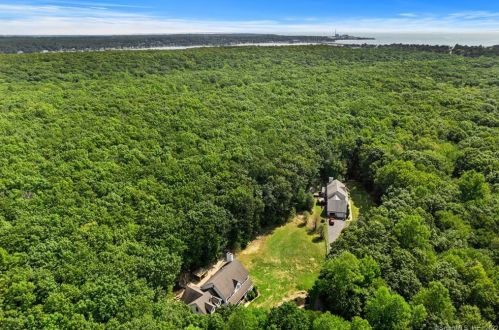 117 Sleepy Hollow Rd, Niantic, CT 06357-1923