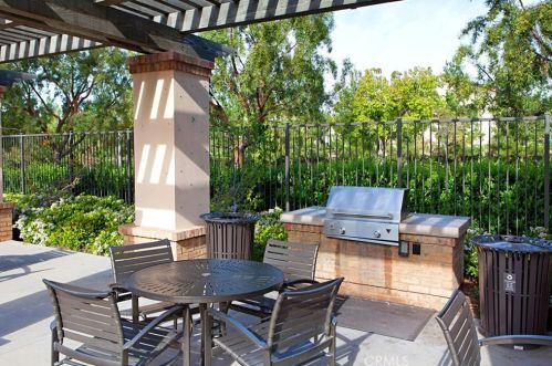 66 Rembrandt, Irvine CA  92620-7314 exterior