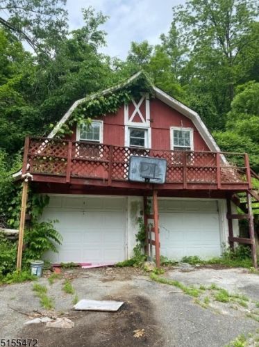 23 Lenape Rd, Andover, NJ 07821-4570