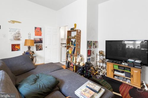 1138 19 St, Philadelphia PA  19146-2936 exterior