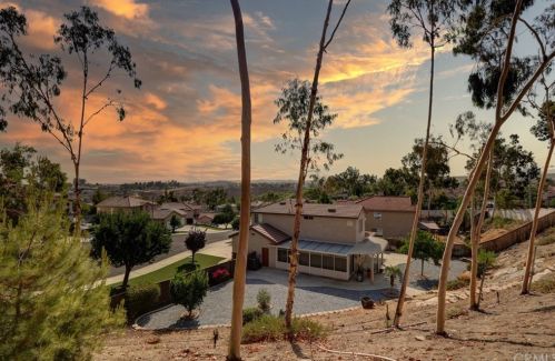17801 Morning Rock Cir, Riverside, CA 92503-6596