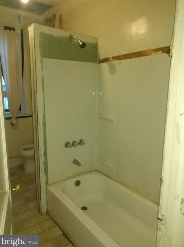 3734 19 St, Philadelphia PA 19140-3543 exterior