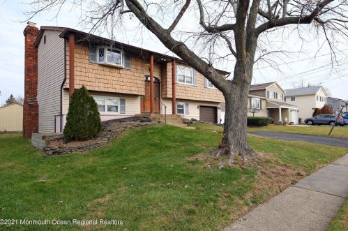 5 Belfast Ave, Hazlet, NJ 07730-1101