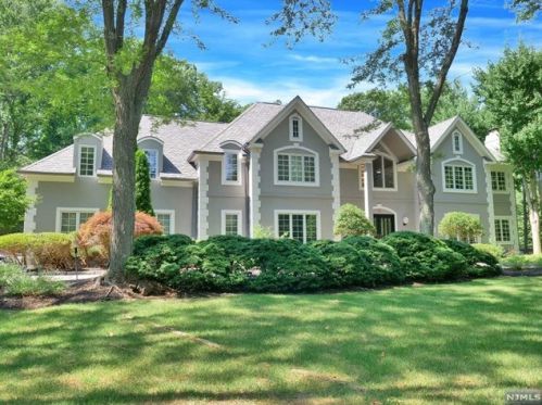 3 Spruce Hollow Rd, Upper Saddle River, NJ 07458-1941