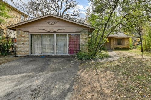 1301 Elton Ln, Austin, TX 78703-3215