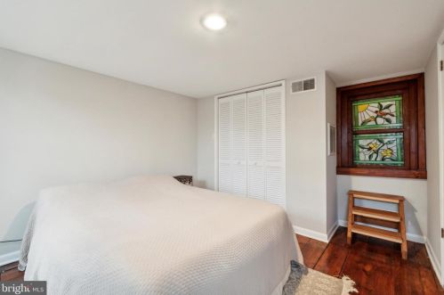 821 10th St, Philadelphia PA 19147-3726 exterior