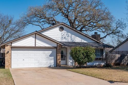 204 Burning Tree Dr, Georgetown, TX 78628-8702
