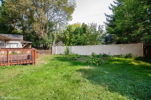 201 Walker Ave, Willowbrook IL 60514-1342 exterior