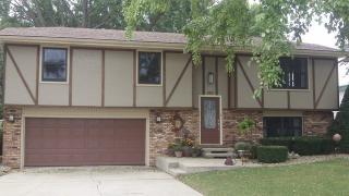 855 Quail Dr, Bradley, IL 60915-1300