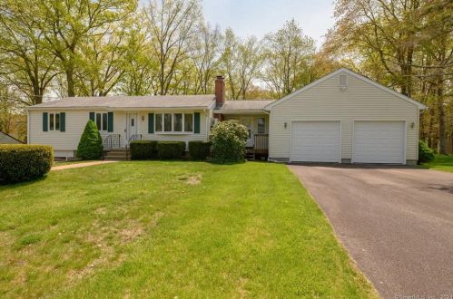 28 Laura Dr, Hebron, CT 06248-1025