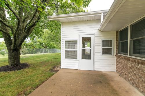 2401 Erter Dr, Springfield OH  45503-2504 exterior