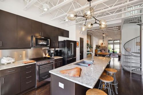 1348 Fernwood Cir, Atlanta GA  30319-3408 exterior