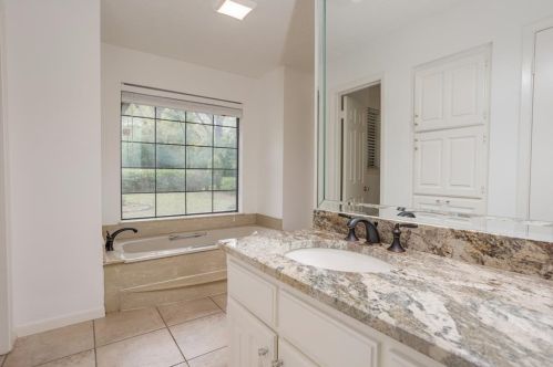 4920 Riv Bnd Dr, Fort Worth TX  76109 exterior