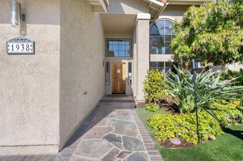 1938 White Birch Dr, Vista CA  92081-7316 exterior