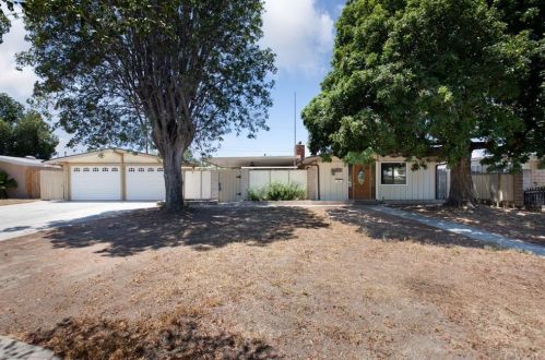 953 Salem St, Anaheim, CA 92802-1824