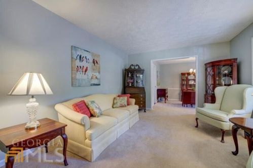 2011 Trophy Dr, Marietta, GA 30062-1706