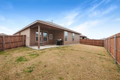 9137 Stone Mill Ln, Fort Worth TX  76179-8119 exterior