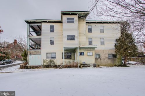 256 Manor Cir, Silver Spring MD 20912-4562 exterior