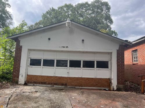 166 Burbank Dr, Atlanta GA  30314-2555 exterior